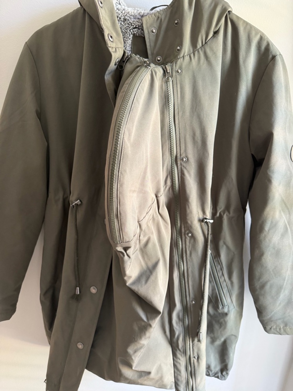 Seraphine Maternity 3-in-1 Babywearing Lined Parka with Removable Fur Collar - Picture 6 of 10